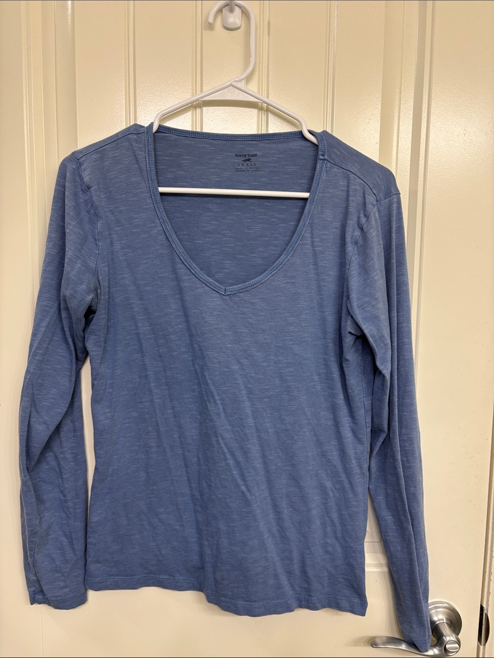 Horny Toad Women's Long-Sleeve V-Neck Top in Dusty Heathered Blue